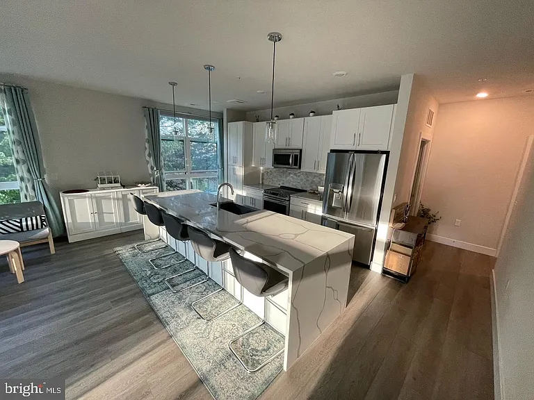 1761 Old Meadow Rd #212 — Photo 11