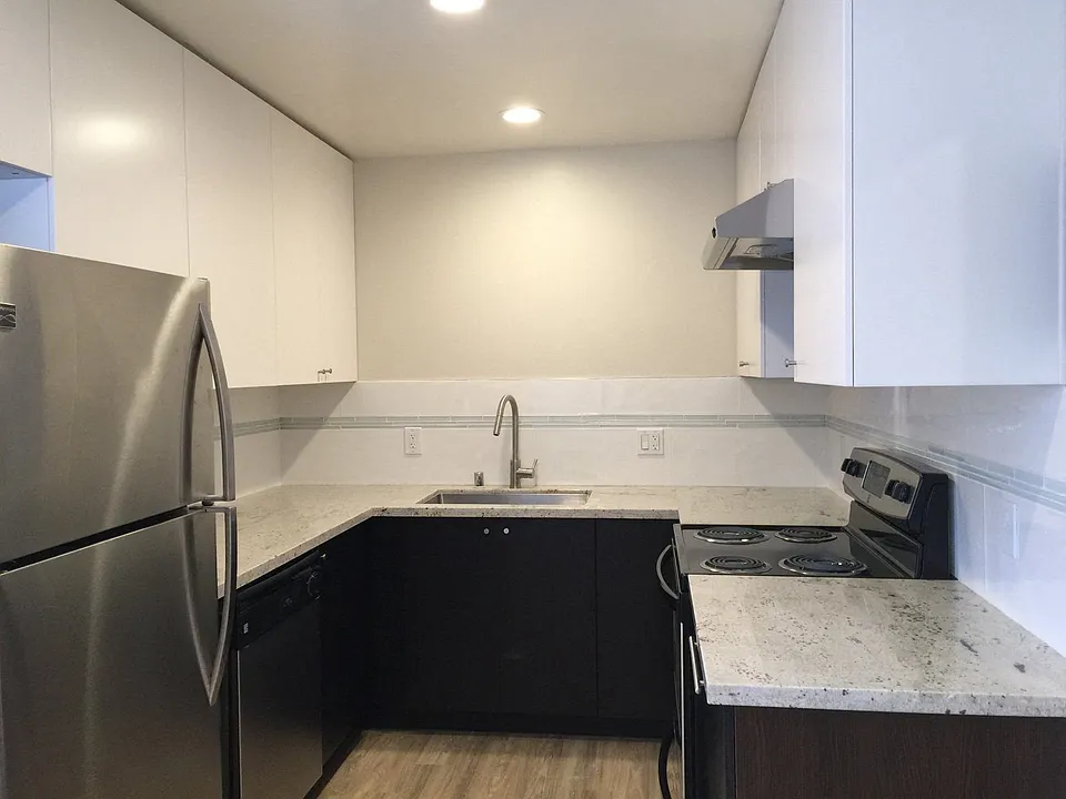550 N. Fair Oaks Ave