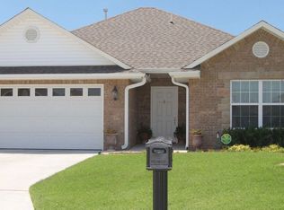 1929 Rain Tree Dr, Shawnee, OK 74804