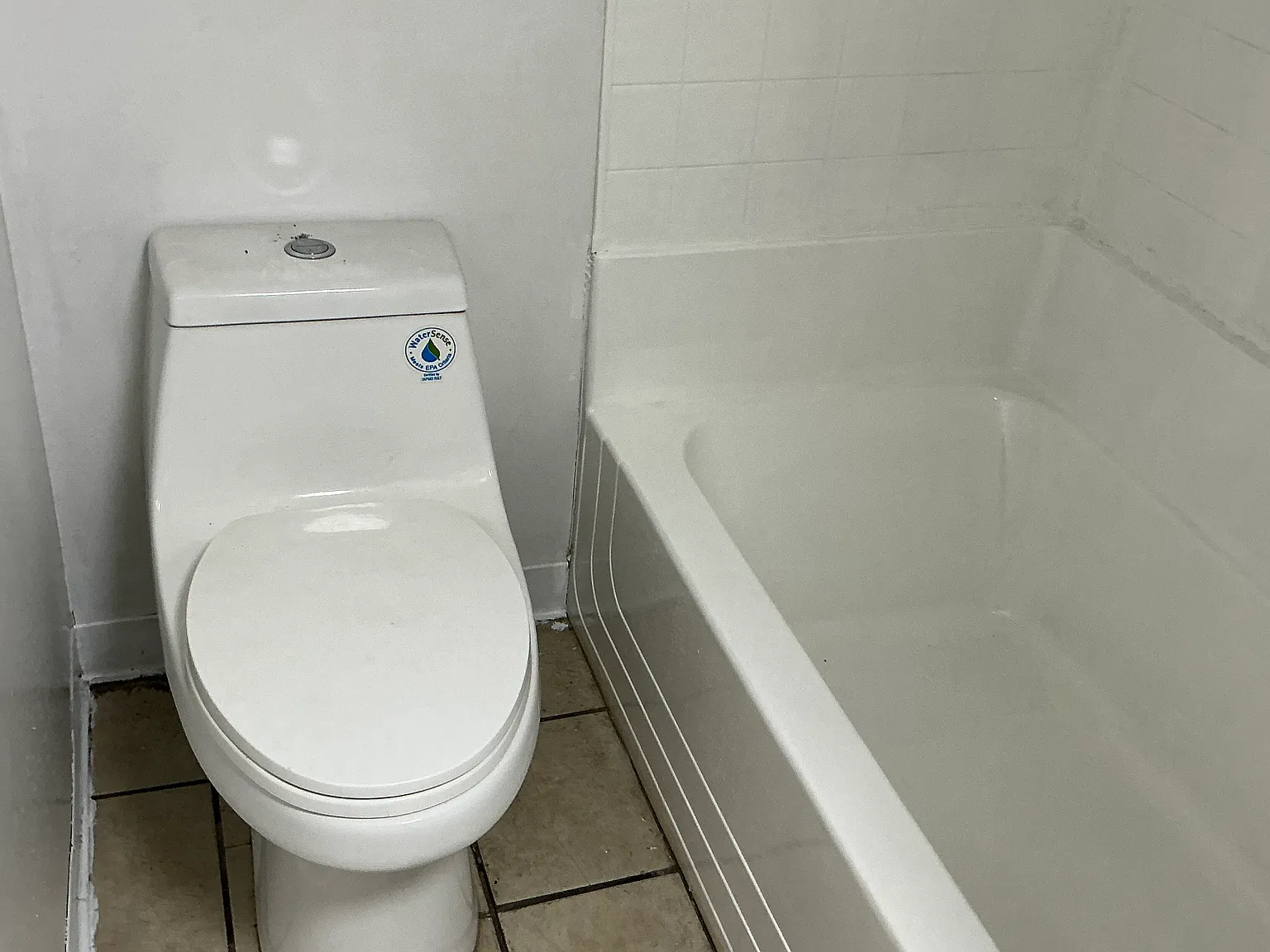 2 bed, 1.0 bath, 975 sqft, $1,400 — Photo 3