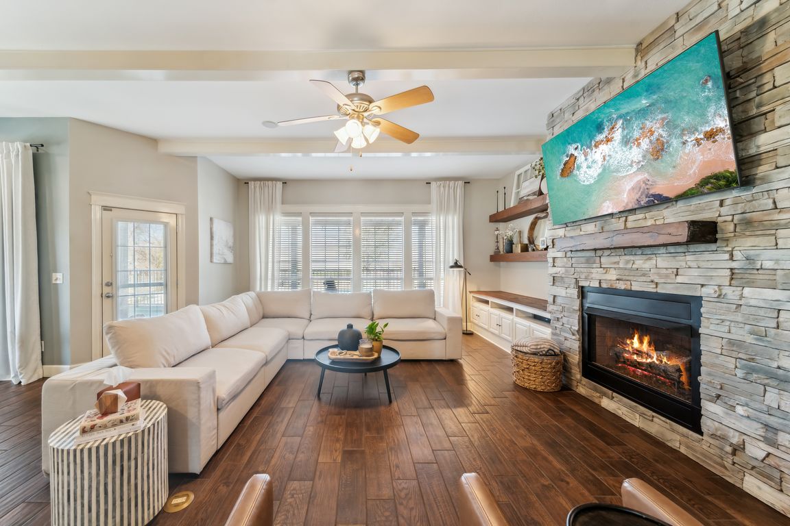 next background image