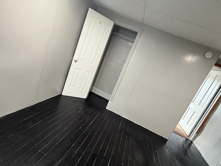 1219 W Walnut St — Photo 15