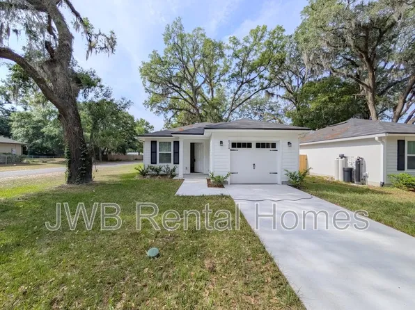 8304 Osteen St, Jacksonville, FL 32210