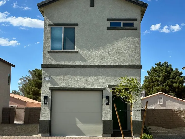 2124 Abrahams St — Photo 5