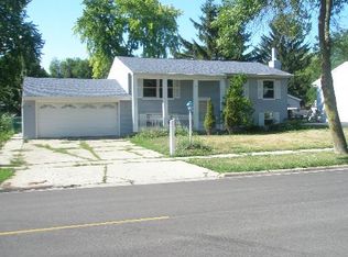 120 E Melody Ln, Woodstock, IL 60098