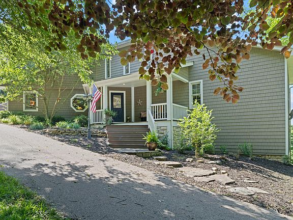 3rd image of 170 Joy Ln