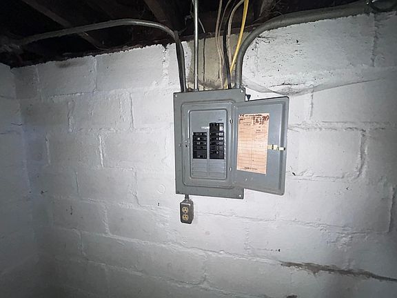 2nd image of 1237 E Johns Ave