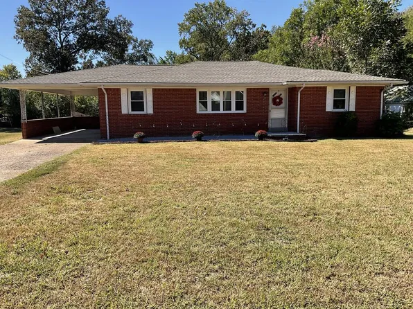 189 Washington Ave, Camden, TN 38320