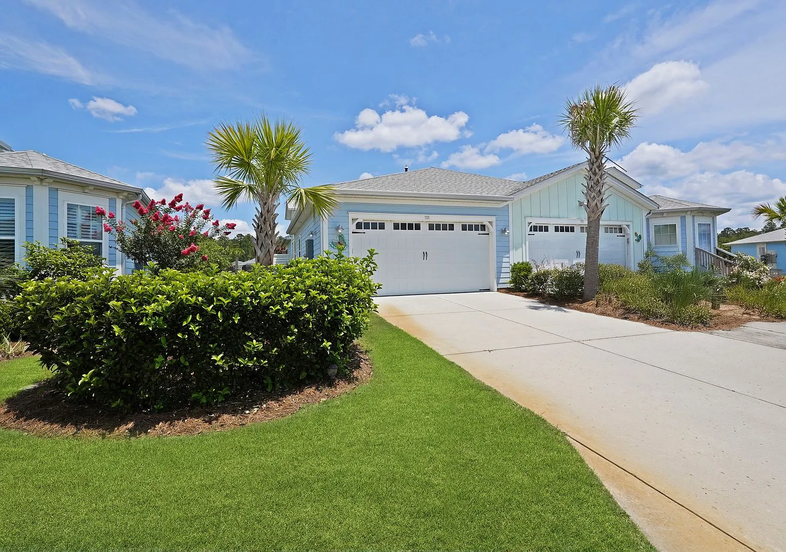 "Charming 2-Bedroom Retreat with 2 Baths and Den - 1558 Sq. Ft. in Latitude Margaritaville!" — Photo 3