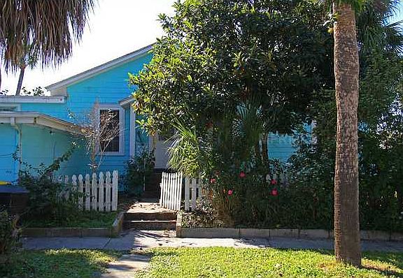 2nd image of 1078 Eldorado Ave