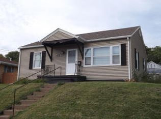 2211 New Hampshire St, Muscatine, IA 52761