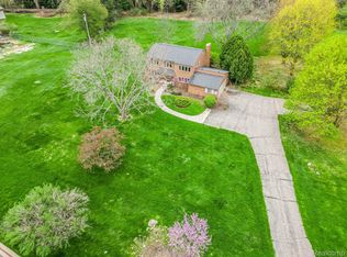 8165 Holcomb Rd, Clarkston, MI 48348
