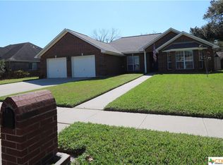 303 Westchester Dr, Victoria, TX 77904