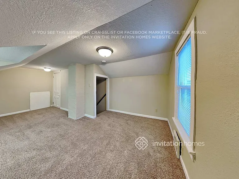 2200 Margaret St — Photo 16
