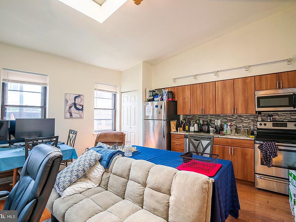 1st image of 225 Green St APT C