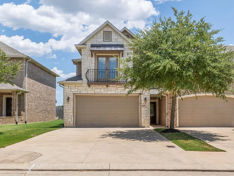 1430 Crescent Ridge Dr — Photo 3