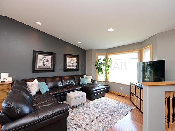 5th image of 561 S Sedona Dr