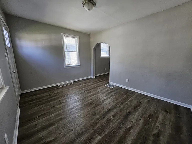 1627 N Gladstone Ave #1629 — Photo 3