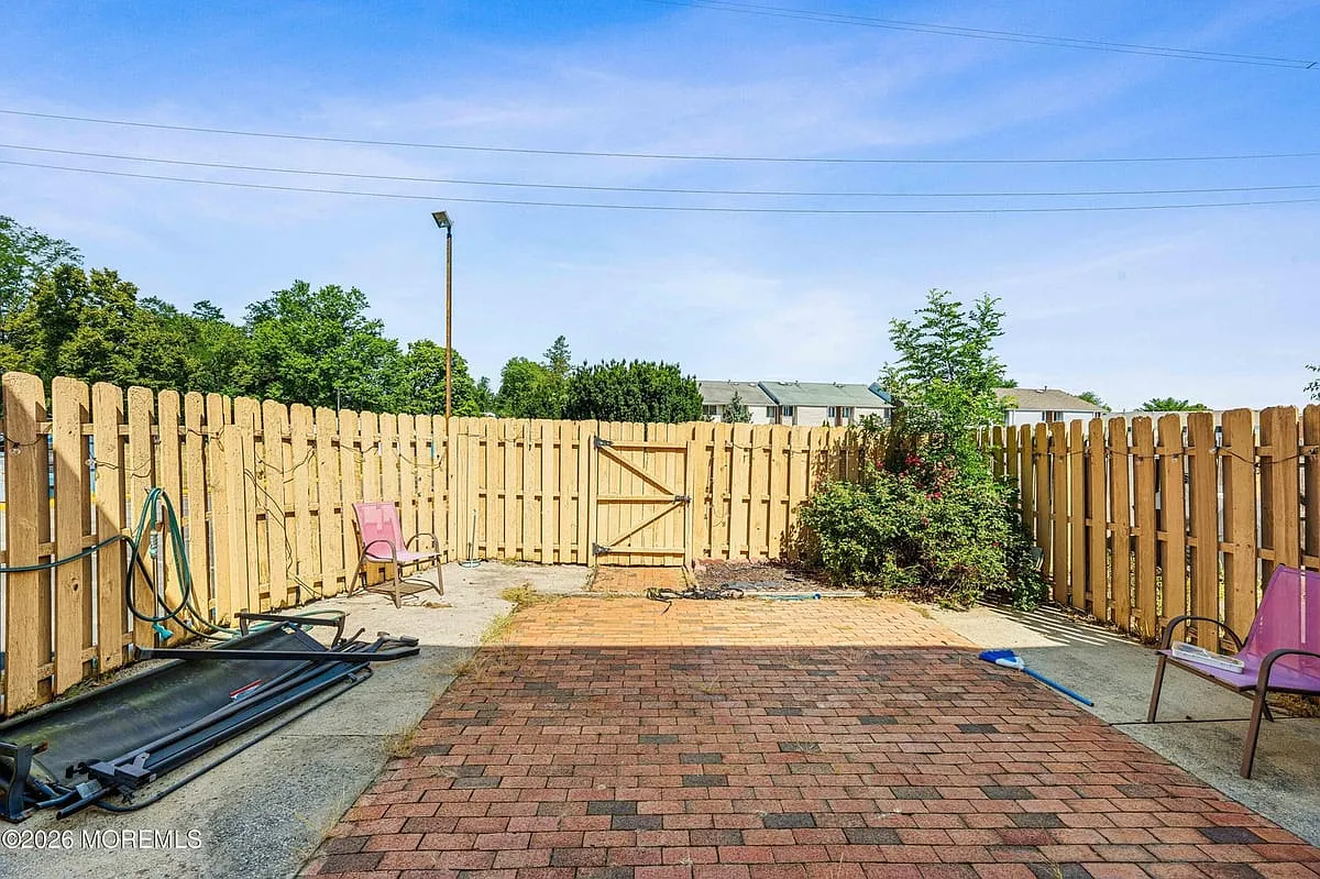 3 bed, 3.5 bath, $3,700 — Photo 4