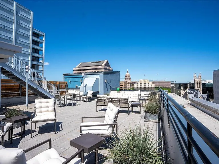 800 Brazos St #803 — Photo 32