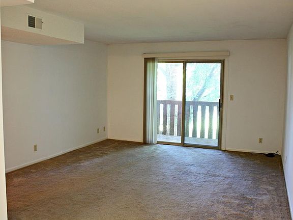 2nd image of 1091 NW Greenwood St #1091