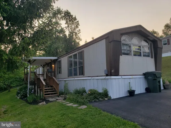 94 Cherokee Dr, Windsor, PA 17366