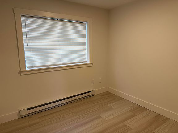 4th image of 473 Maple St #1