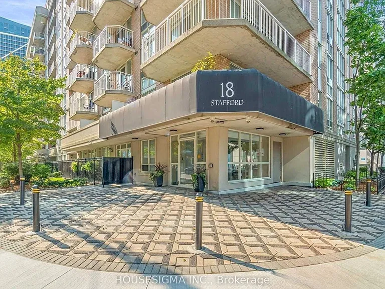 18 Stafford St #508 — Photo 3