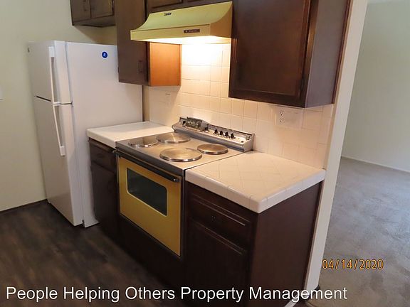 5th image of 4218 47th St APT 6