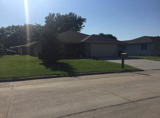 106 S 7th St, Battle Creek, NE 68715