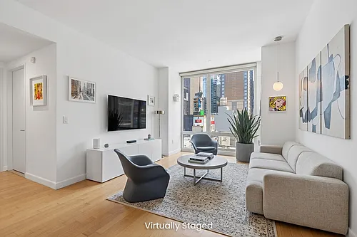 247 W 46th St Photo 1