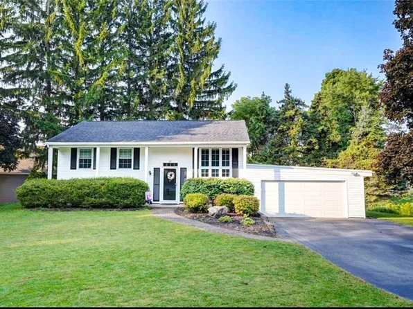 19 Lynaugh Rd, Victor, NY 14564