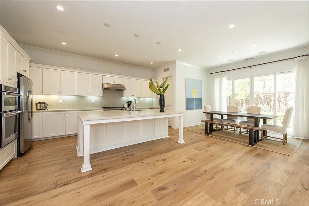 5 bed, 5.5 bath, 3003 sqft, $9,000 — Photo 3