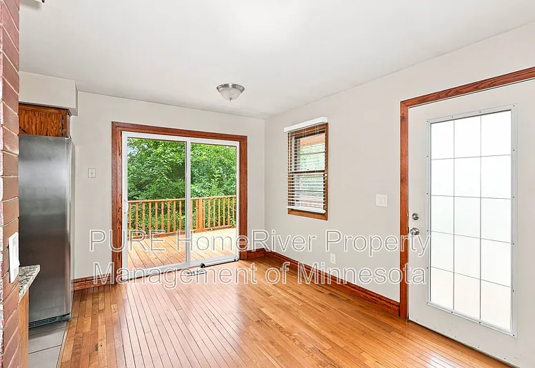 5 bed, 2.0 bath, 1810 sqft, $2,695 — Photo 3