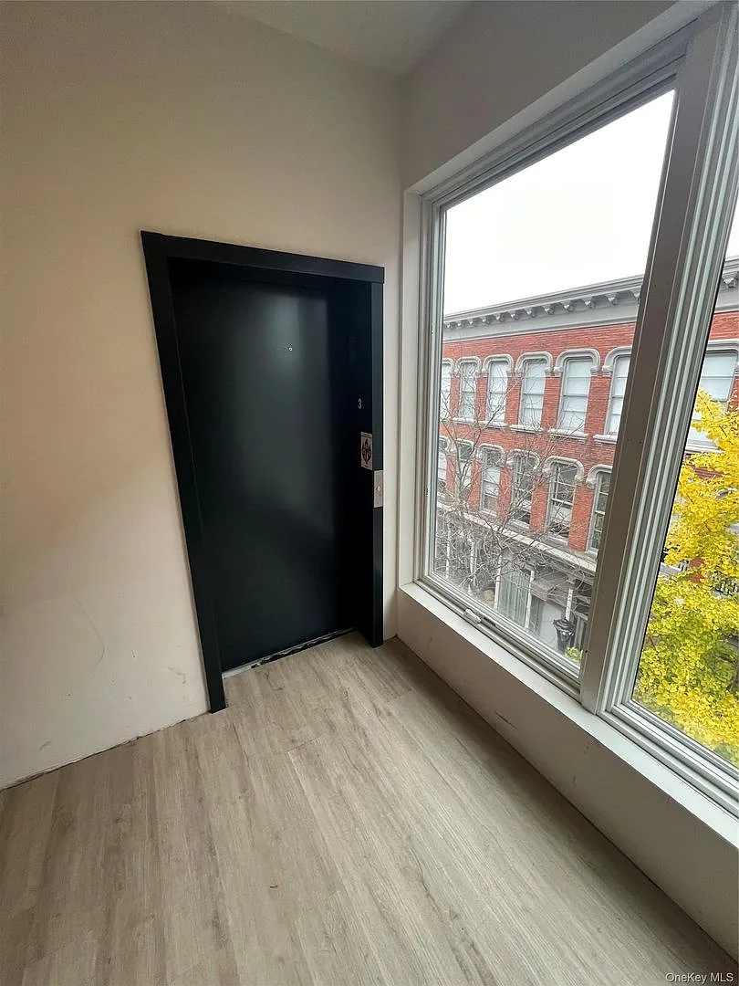 1 bed, 1.0 bath, 628 sqft, $2,000 — Photo 2