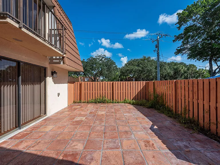 185 Charter Way — Photo 26