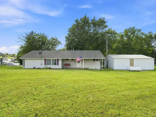104 Waterway Loop #B-27, Council Grove, KS 66846