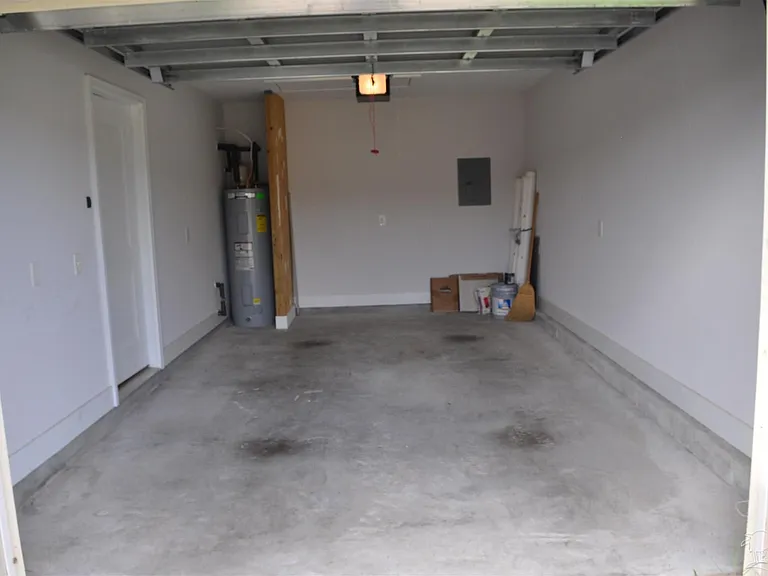138 Cottage View Dr — Photo 3