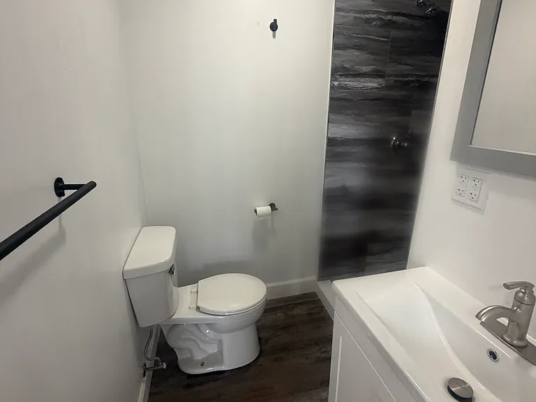 328 N 8th St #5 — Photo 9