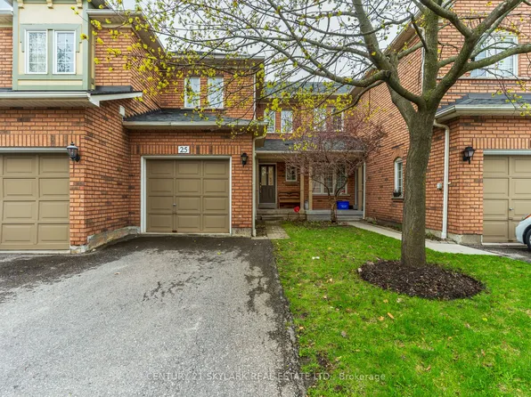 2665 Thomas St #25, Mississauga, ON L5M 6G7