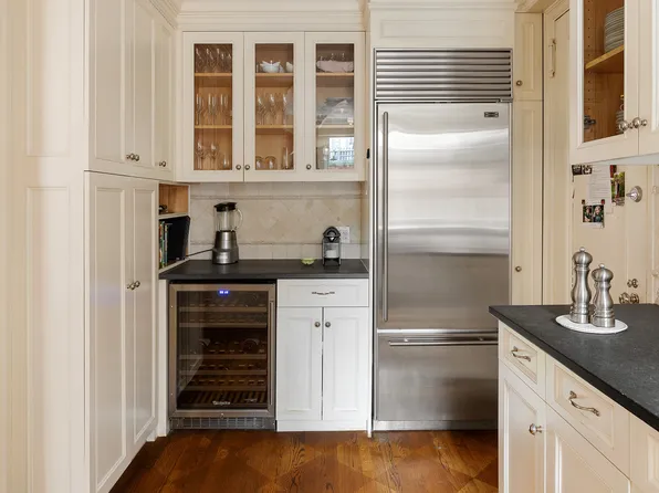 162 East 80th Street 6B image 12 of 13