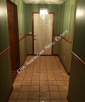 3rd image of 235 Karen Ct