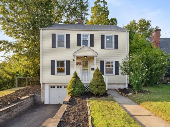 114 Fennbrook Road, West Hartford, CT 06119
