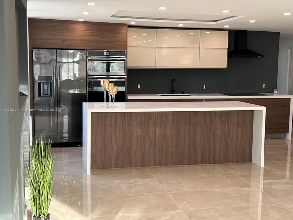 (undisclosed Address), North Miami Beach, FL 33160