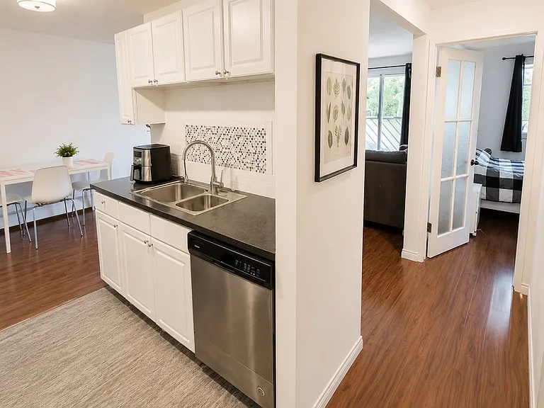 1513 26th Ave SW #108 — Photo 4