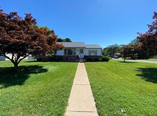 978 Loekes Dr, Florissant, MO 63031