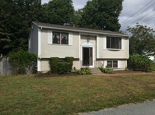1 Beverly Cir, Smithfield, RI 02828