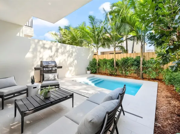 3073 Hibiscus St, Miami, FL 33133
