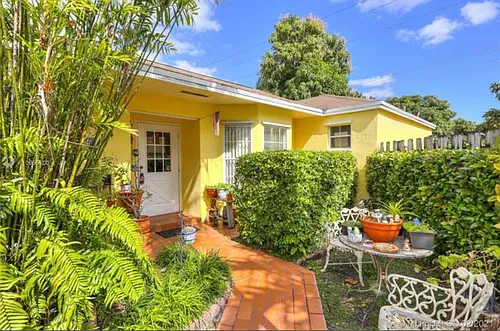 12559 SW 144th Ter Photo 1