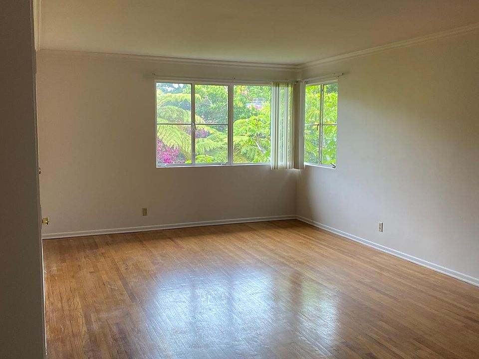 1st image of 3214 S Barrington Ave #H